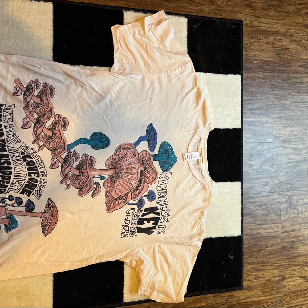 Urban Outfitters Graphic Tee - Cream and Blue